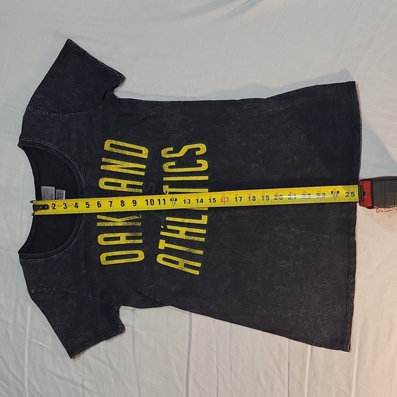 Oakland A's Athletics womans M acid wash tee genuine merchandise - Picture 8 of 13